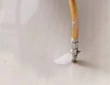 昭化瓷砖空鼓维修公司专业解答在瓷砖铺贴过程中，如果使用的砂料过粗（如全部使用了粗砂），可能会导致以下问题